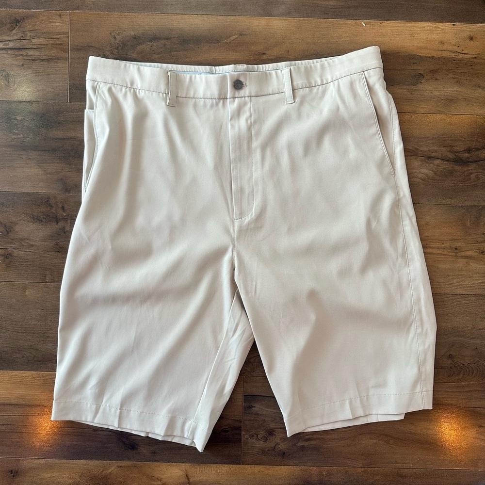 Callaway Golf Performance Shorts Beige Stretch Flat Front Athletic Fit 38T